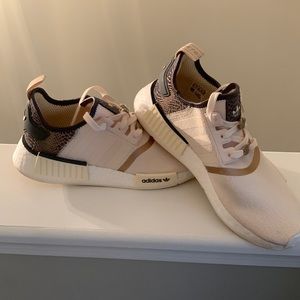 Brand new never worn, ordered but were to large Fit more like a size 9